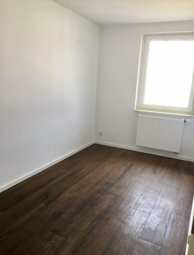 Wohnungssanierung & Bodenbeläge Sie benötigen eine Renovierung oder Sanierung Ihrer Wohnung oder Haus? Da kann ich Ihnen behilflich sein.