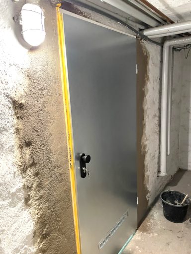Kellertüreinbau - Bauservice Maurerarbeiten